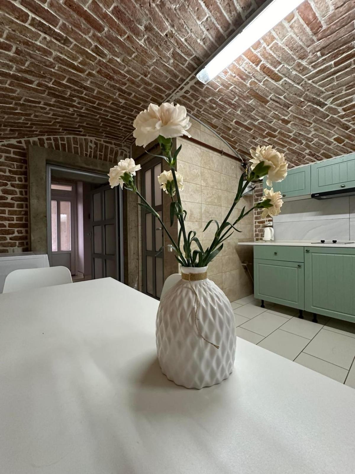 Appartement 2Х Кім-Й Loft На Площі Філармонії By Willox à TTchernivtsi Extérieur photo