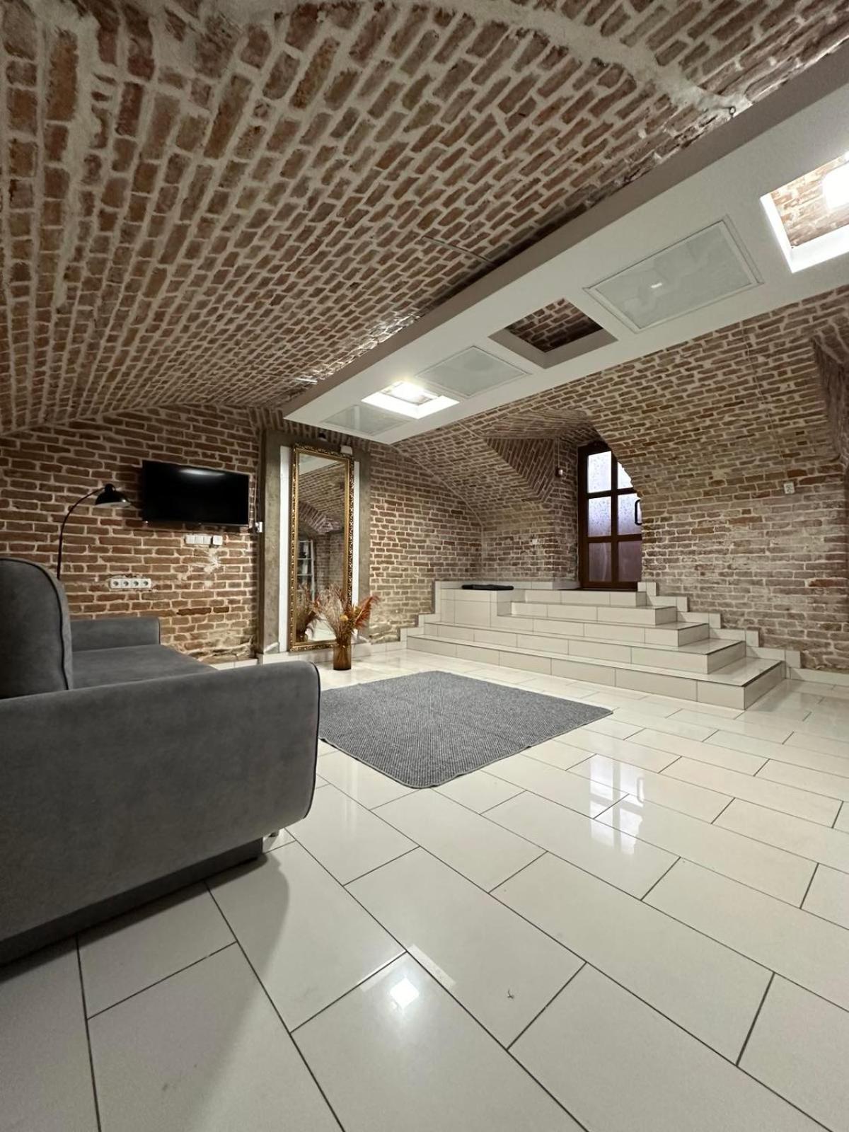 Appartement 2Х Кім-Й Loft На Площі Філармонії By Willox à TTchernivtsi Extérieur photo