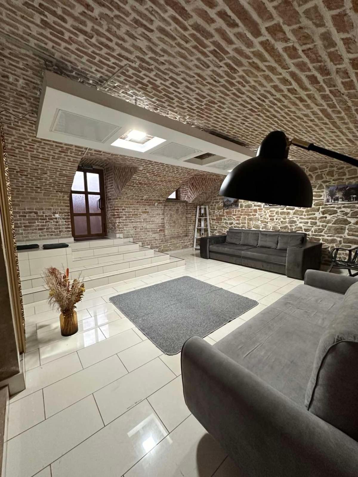Appartement 2Х Кім-Й Loft На Площі Філармонії By Willox à TTchernivtsi Extérieur photo
