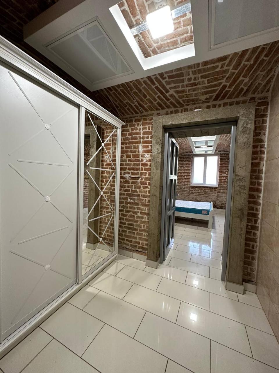 Appartement 2Х Кім-Й Loft На Площі Філармонії By Willox à TTchernivtsi Extérieur photo